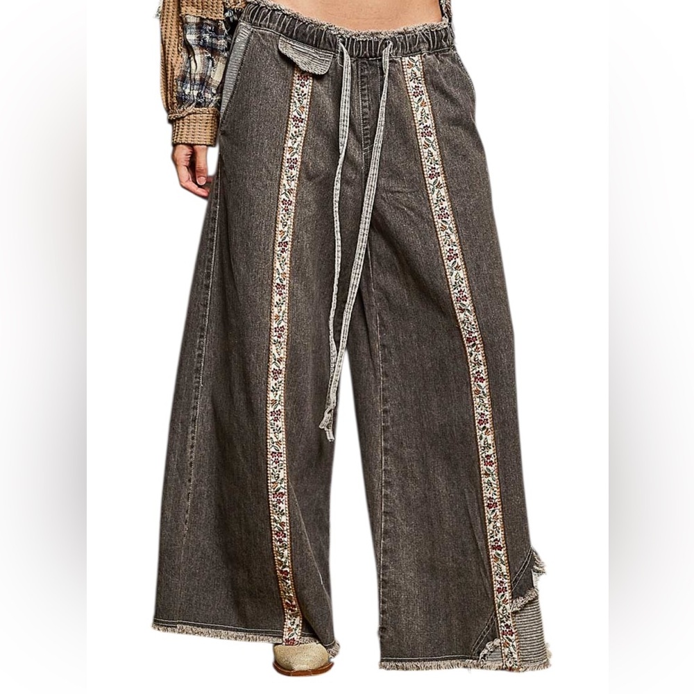 POL Cotton Wide-Leg Pants Black with Floral Trim Pants - Picture 5 of 8
